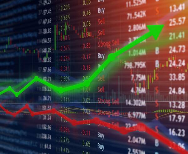 Акции смешаны после того, как Уолл-стрит отступил