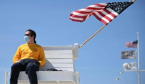 عقب نشینی سهام همزمان با رشد دلار آمریکا